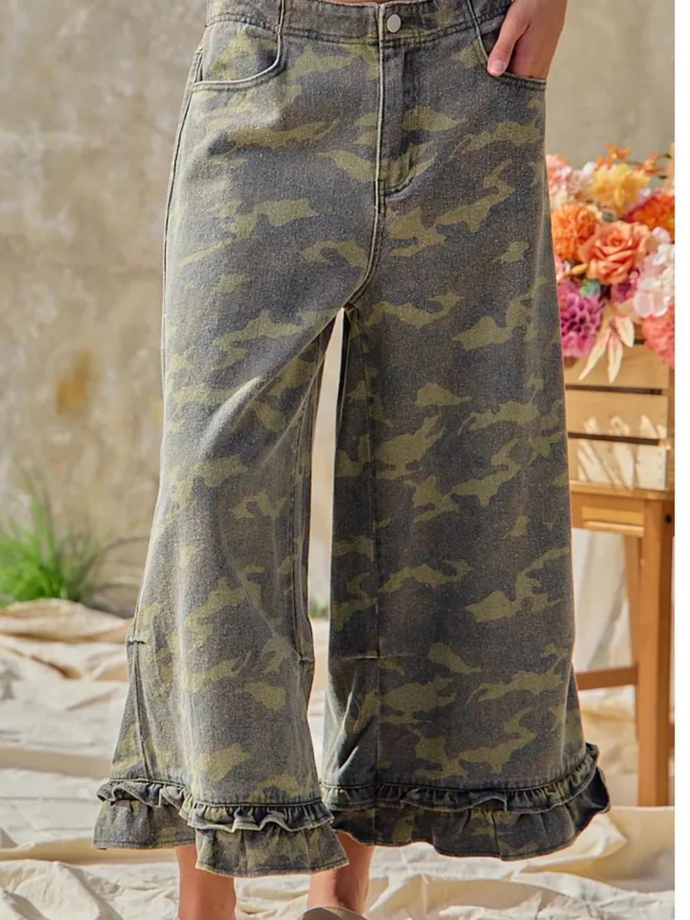 💕Arrives June! Bibi Cropped Camo Ruffle Hem Pants - Picture 6 of 10